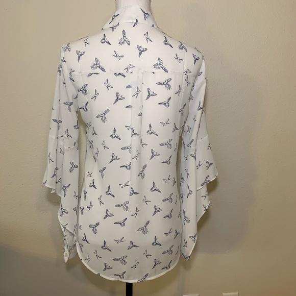 50% OFF Express Portofino bird blouse open sleeve - Picture 3 of 9